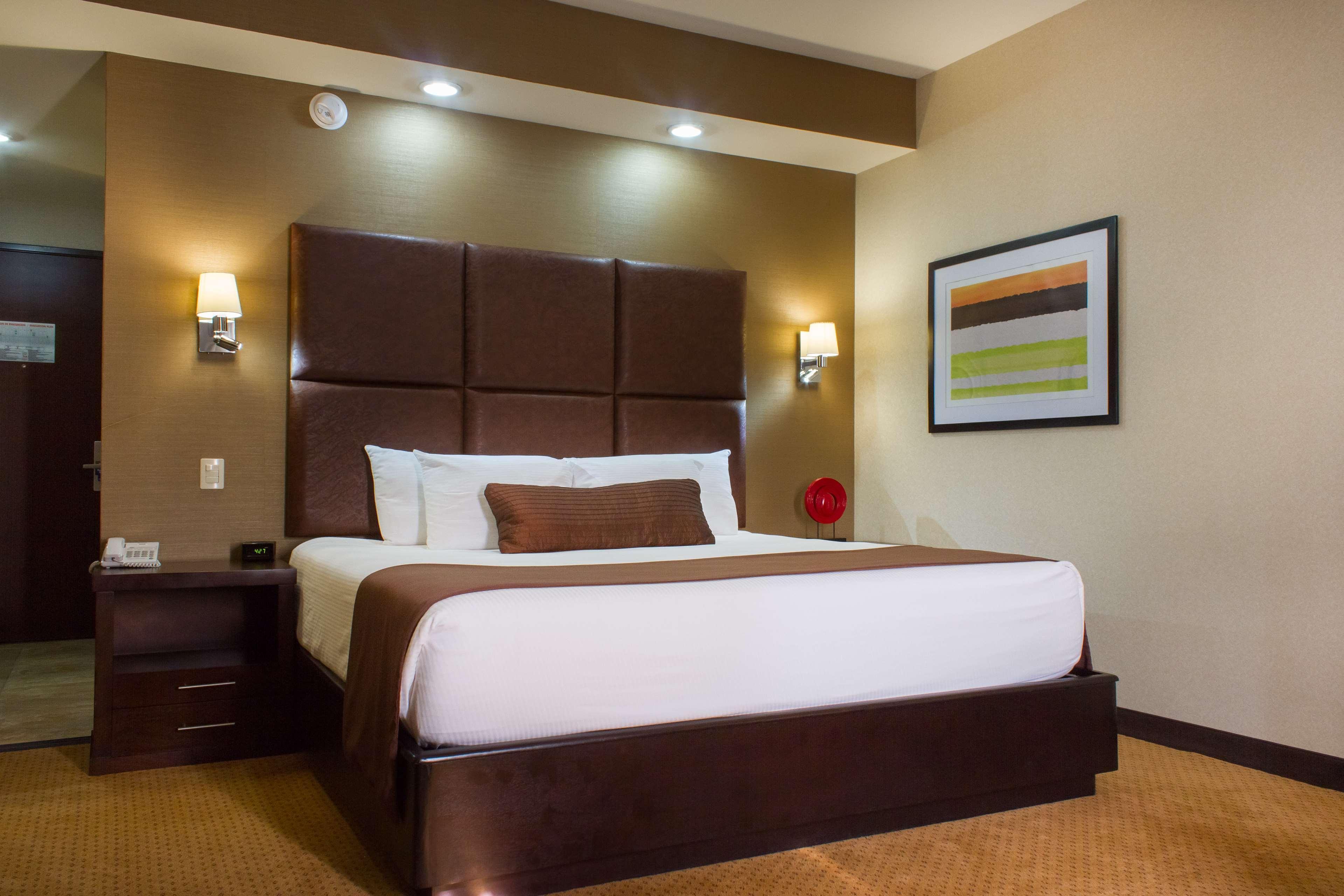 Best Western Premier Monterrey Aeropuerto Apodaca Kültér fotó A typical room at the hotel