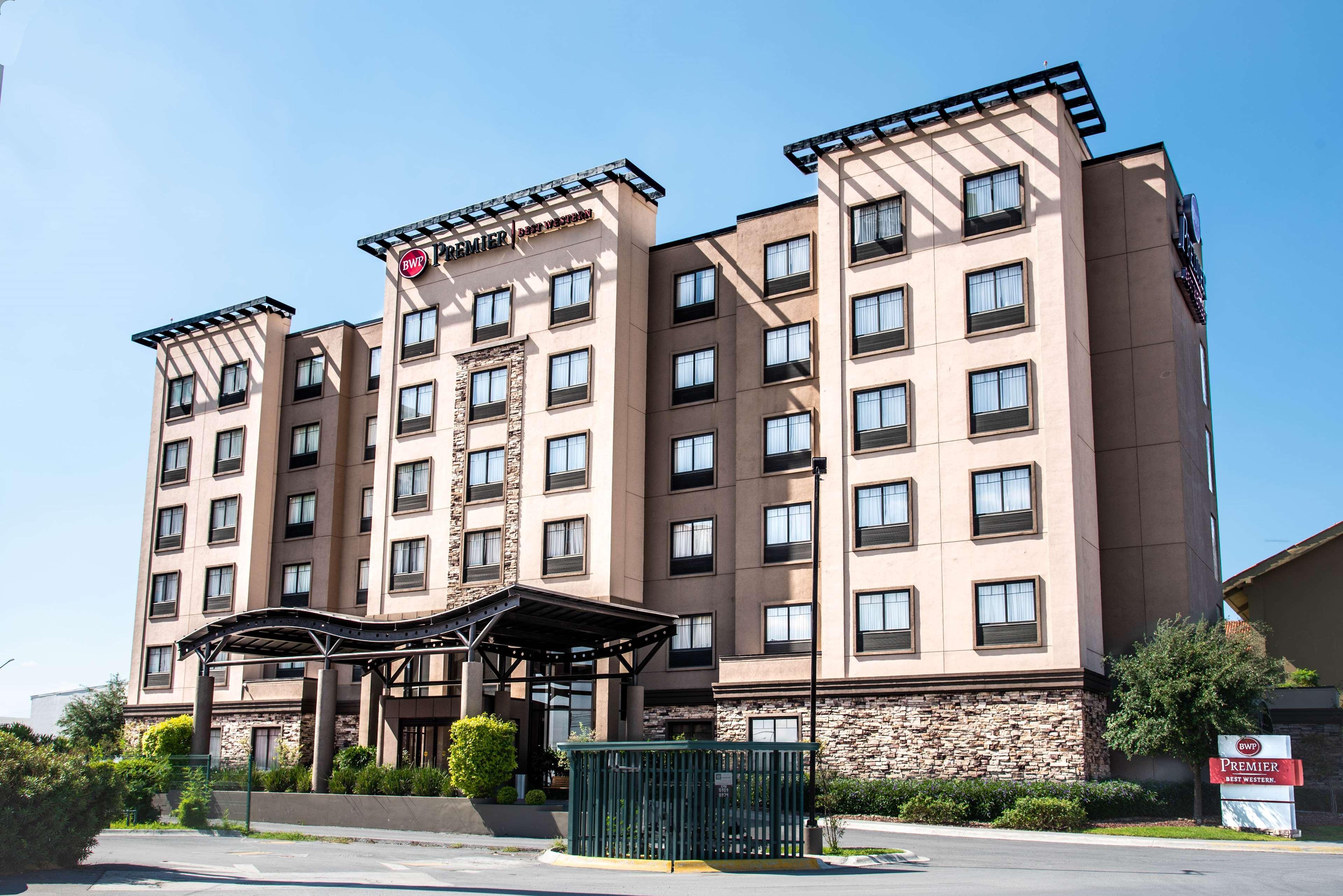 Best Western Premier Monterrey Aeropuerto Apodaca Kültér fotó The Hilton San Marcos