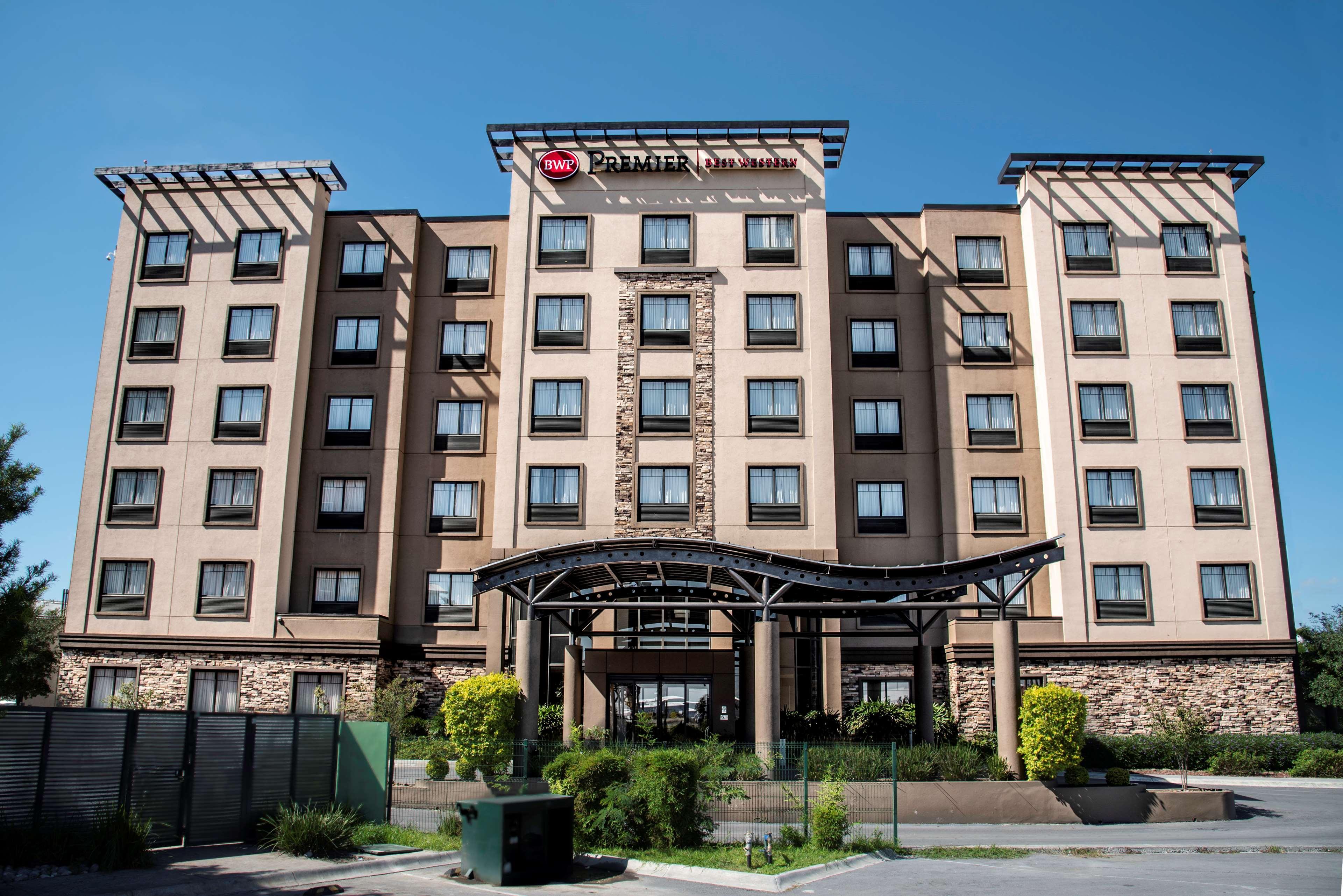 Best Western Premier Monterrey Aeropuerto Apodaca Kültér fotó The hotel in 2011