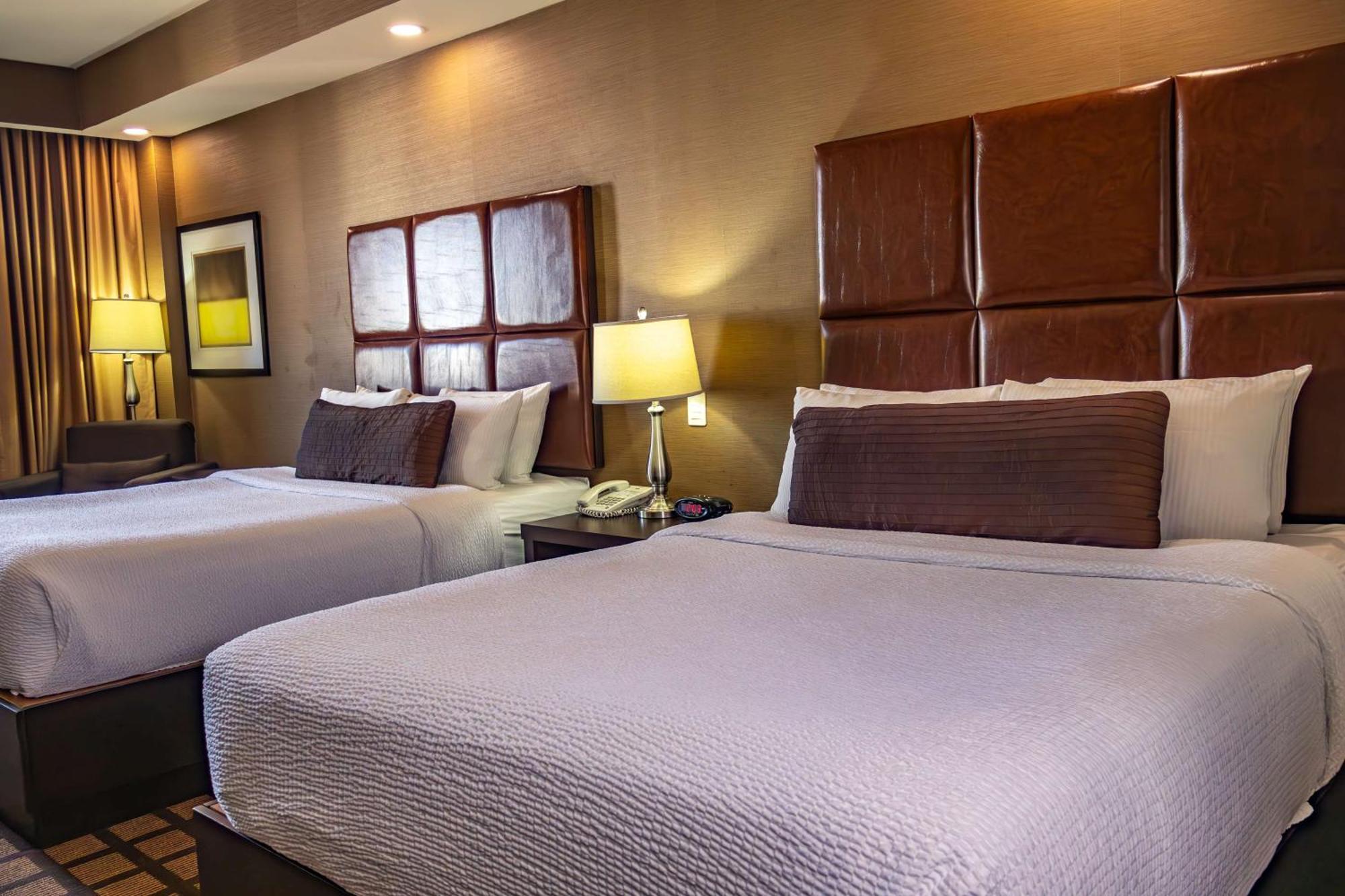 Best Western Premier Monterrey Aeropuerto Apodaca Kültér fotó A typical guest room at the Hilton Garden Inn