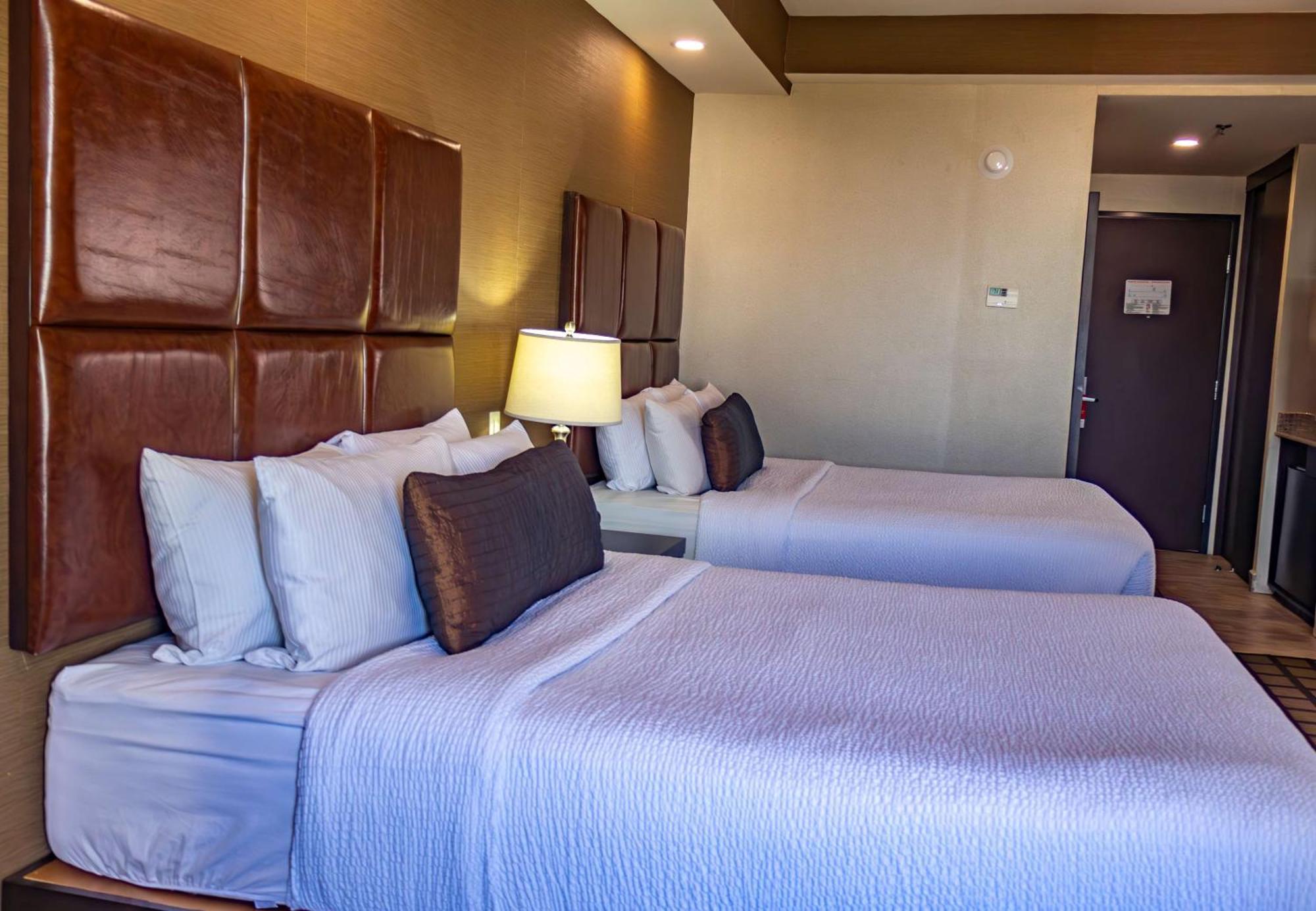 Best Western Premier Monterrey Aeropuerto Apodaca Kültér fotó A room at the hotel