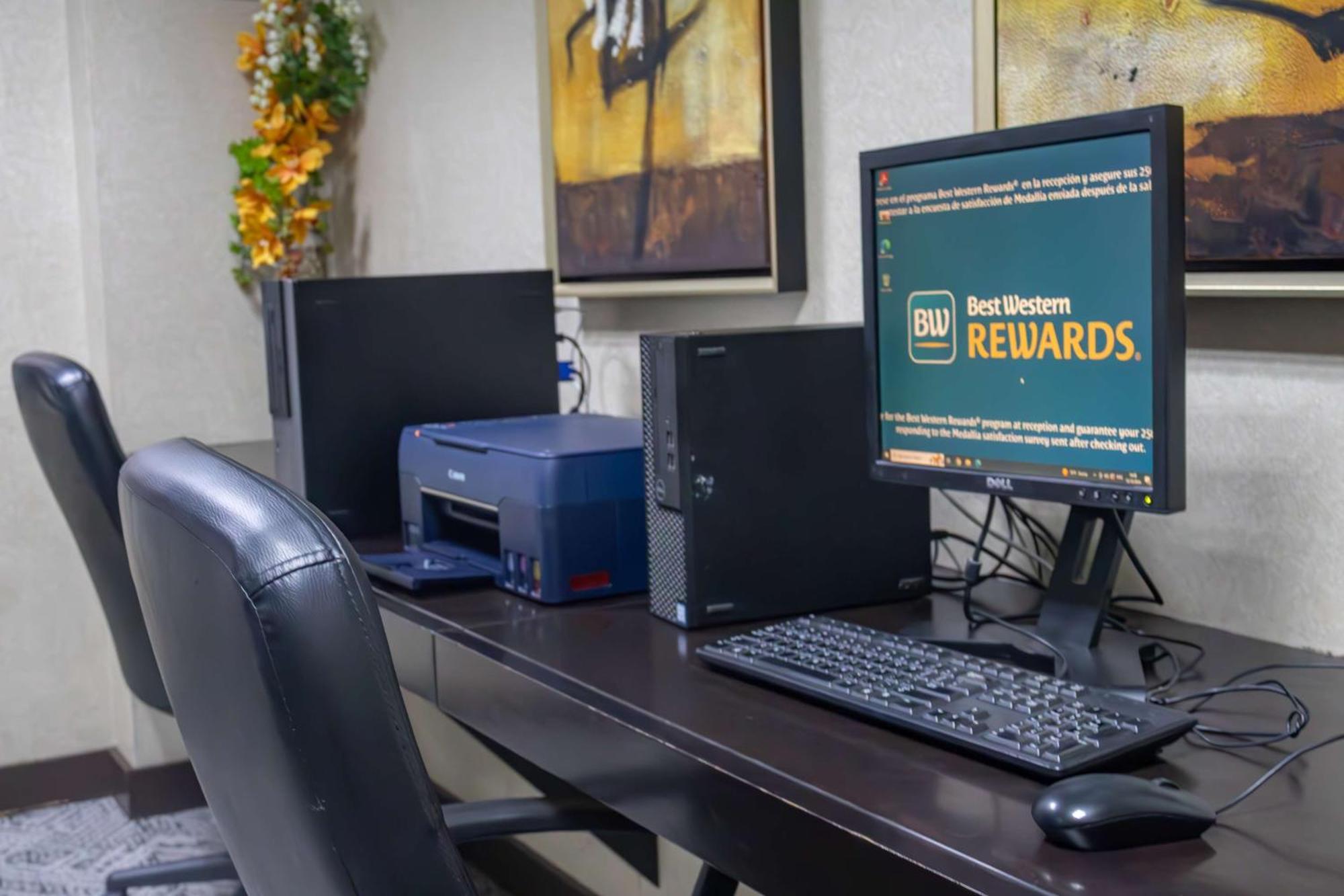 Best Western Premier Monterrey Aeropuerto Apodaca Kültér fotó A computer with a printer